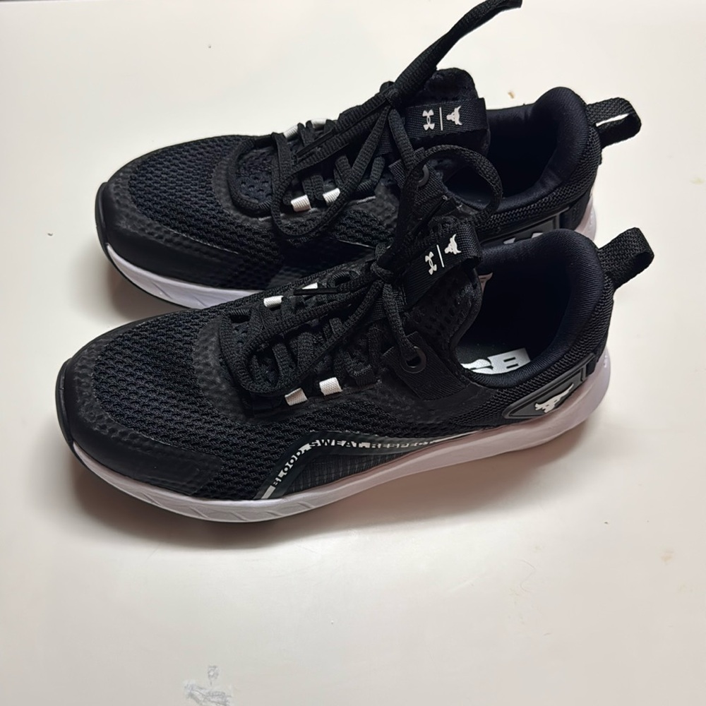 UA Project Rock BSR 3 Women’s  Shoes 7.5 Black / White like new